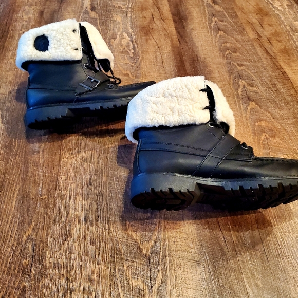 EUC Ralph Lauren Polo BLK Leather/Sherpa Boots 5 - Picture 3 of 8